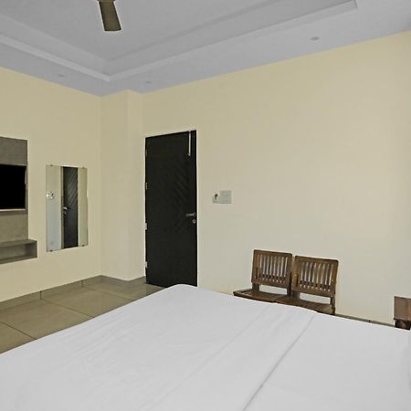 Hotel O Heart Beat Hotel Велика Нойда Екстер'єр фото