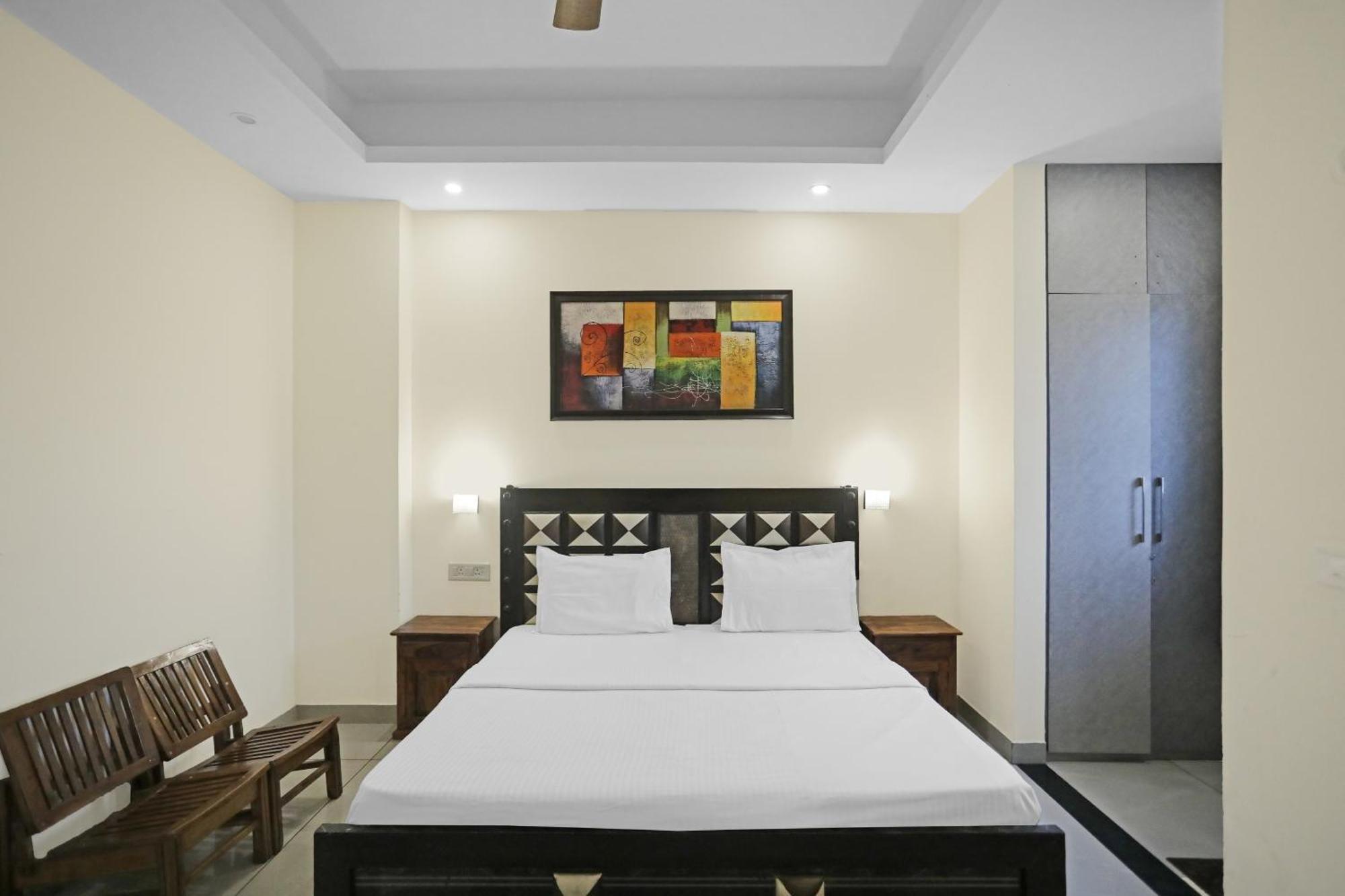 Hotel O Heart Beat Hotel Велика Нойда Екстер'єр фото